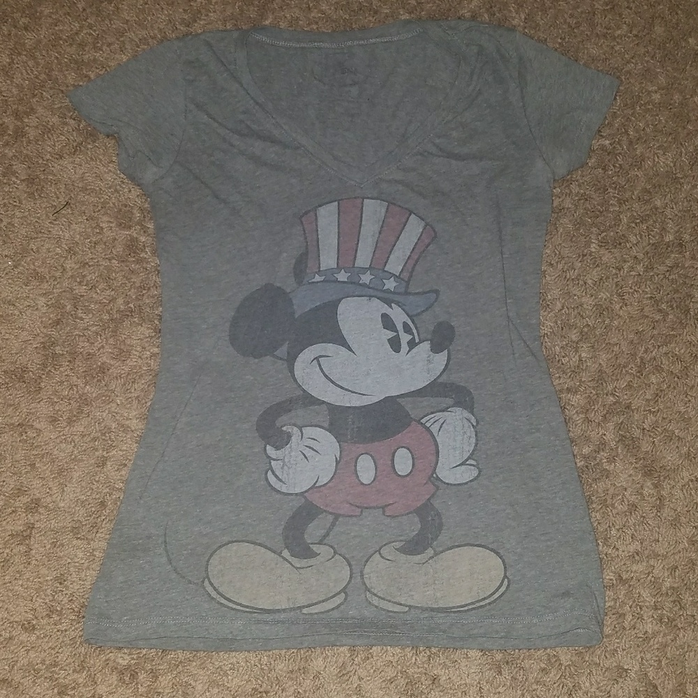 Mickey Mouse t-shirt   Small